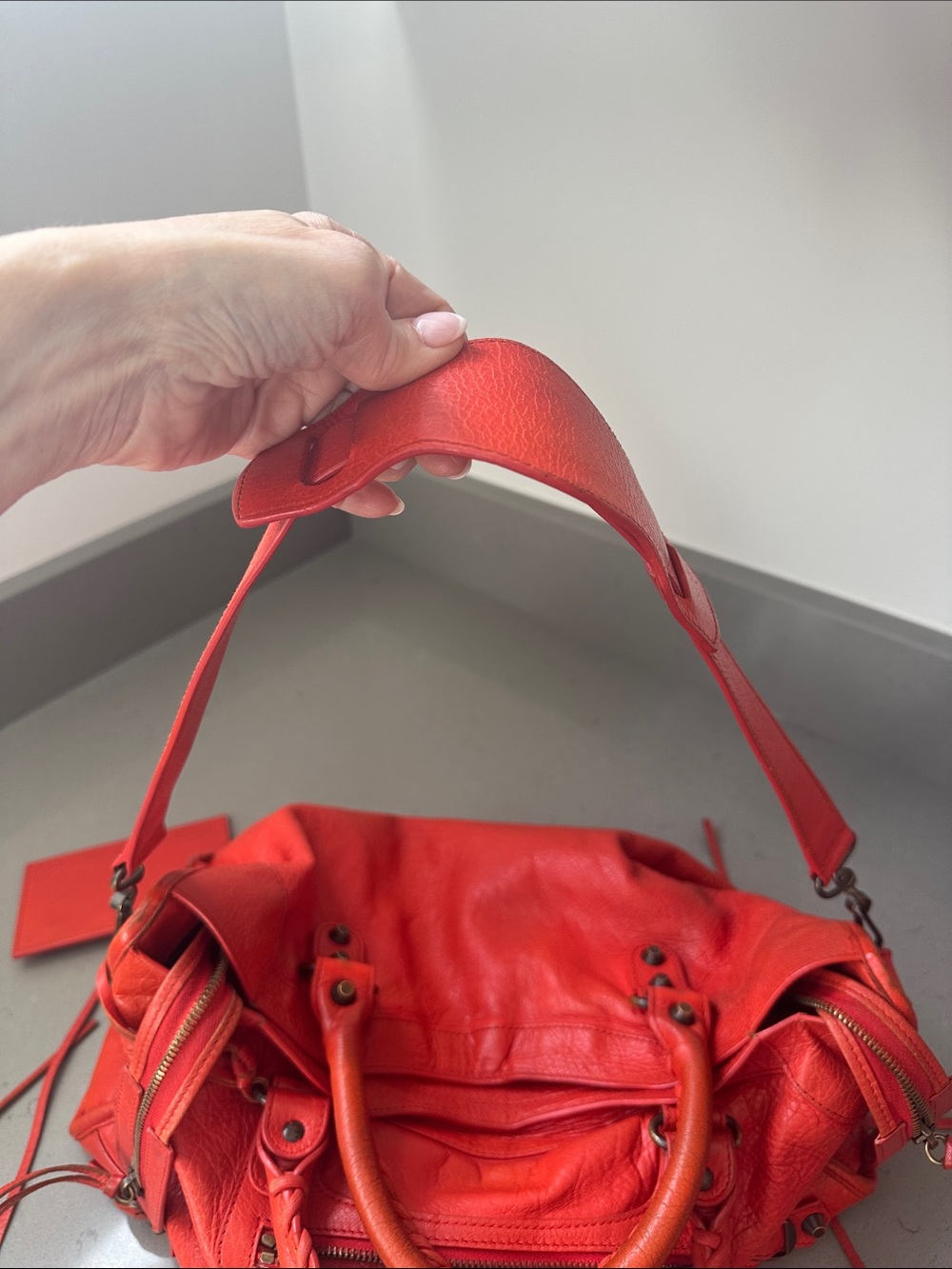 Balenciaga Large reddish orange Leather Shoulder Bag with Braided Handle - Picture 7 of 7